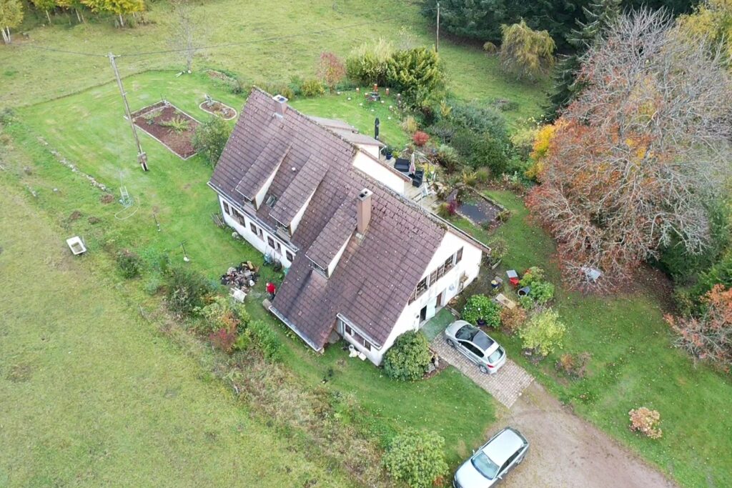 Vue aérienne toiture maison